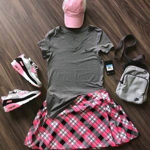 NWT Nike Dri-FIT V-Neck shirt - sz M